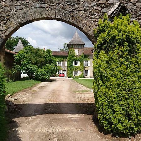 Pierre Deluen Domaine De La Grange De Quaire Bed & Breakfast Chassenon Exterior photo