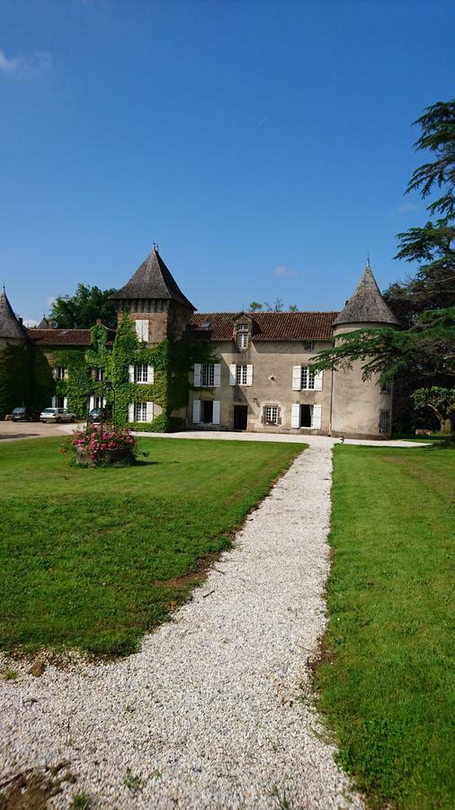 Pierre Deluen Domaine De La Grange De Quaire Bed & Breakfast Chassenon Exterior photo